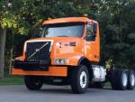 2017 Volvo VHD64B200
