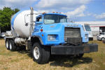 1993 Mack RD690