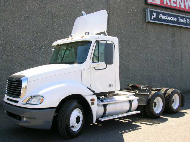 2005 Freightliner CL120