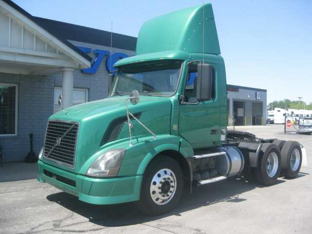 2009 Volvo VNL-300