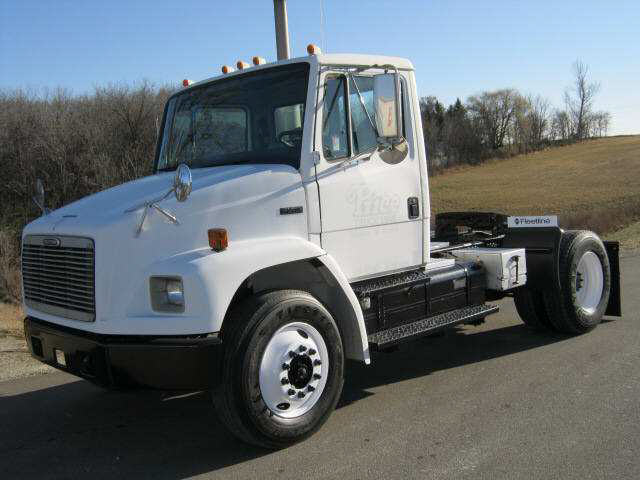 2000 Freightliner FL70