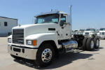 2015 Mack PINNACLE CHU613