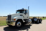 2015 Mack PINNACLE CHU613