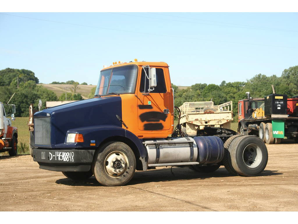 2007 White gmc tractor #4