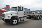 Used 2000 Freightliner FL106 for Sale