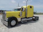 Used 2000 Freightliner FLC132 for Sale
