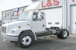 Used 2002 Freightliner FL 70 for Sale