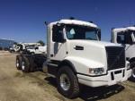 2016 Volvo VHD64B200