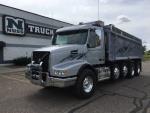 2017 Volvo VHD64B200