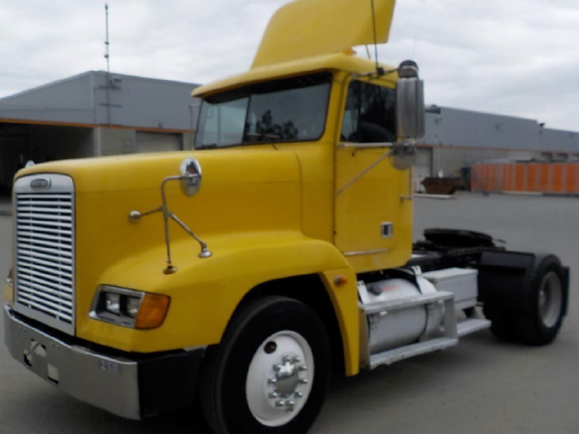 2001 FREIGHTLINER FLD12042ST Price: $16,000