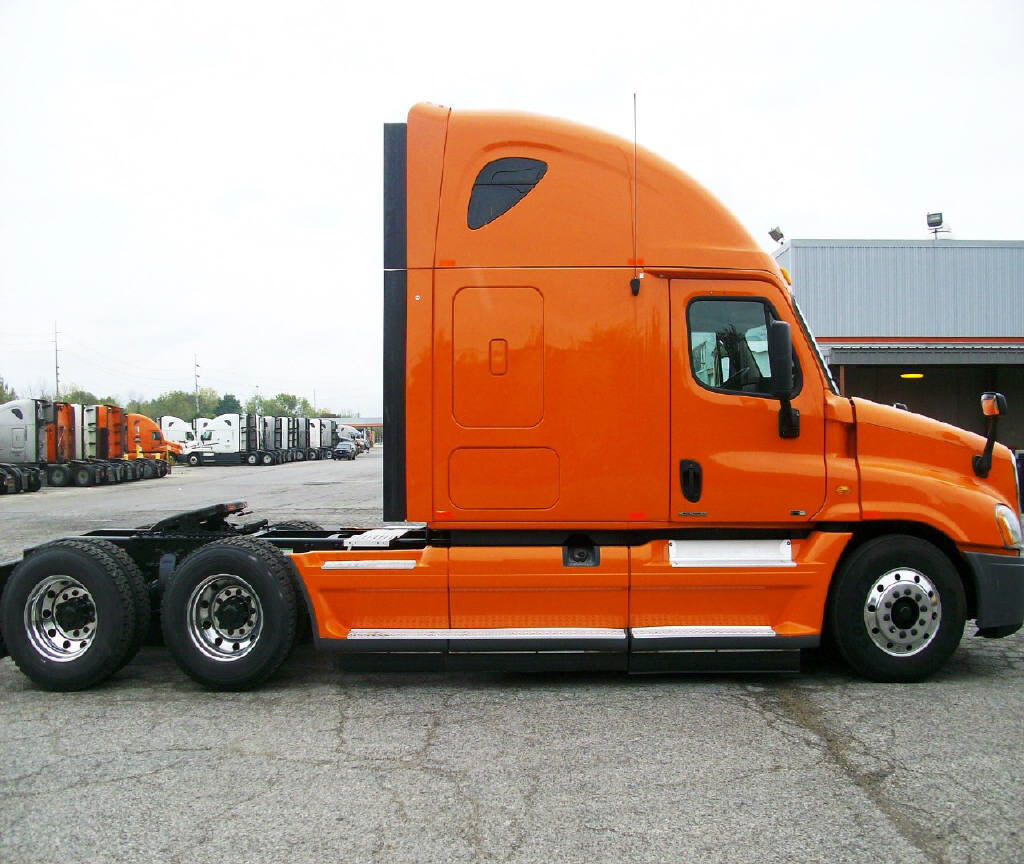 FREIGHTLINER SLEEPERS FOR SALE