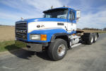 2002 Mack CL713