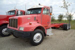 1999 Peterbilt 330