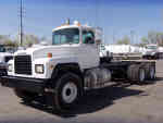 2001 Mack RD690S