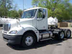 2005 Freightliner Columbia 120