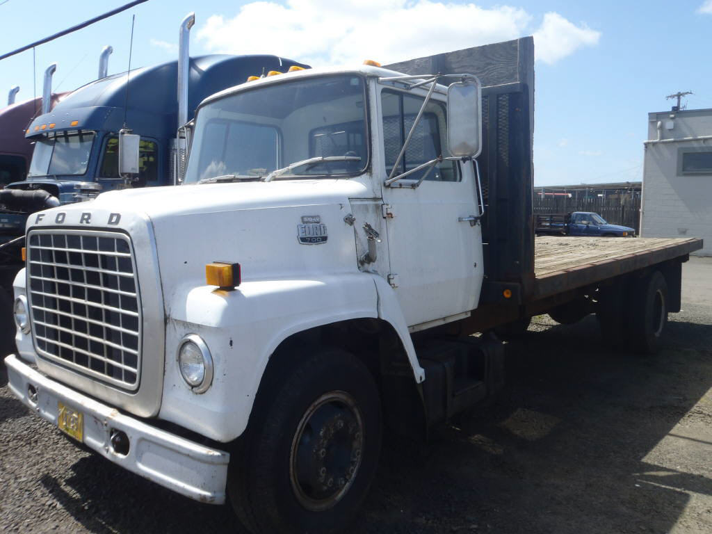 1982 Ford f700 #4