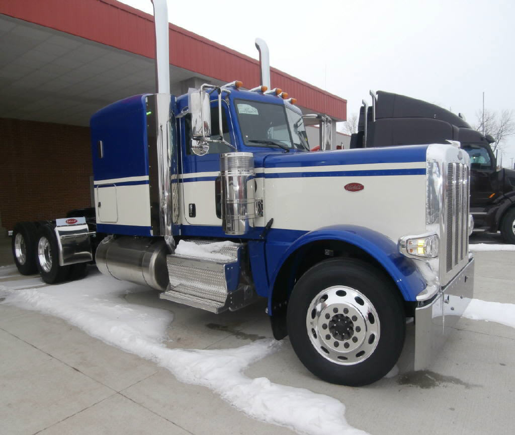 2015 Peterbilt 389