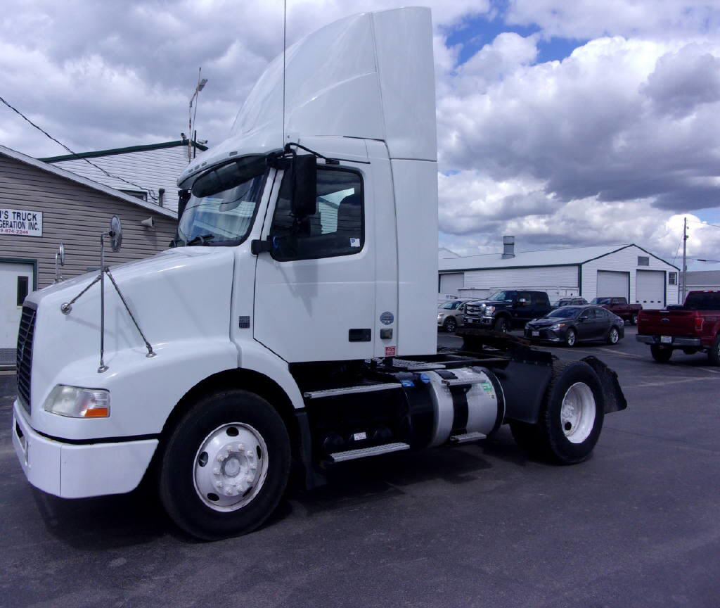 2012 Volvo VNM