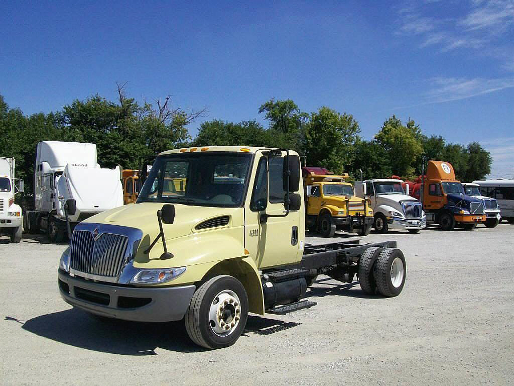 2005 International 4300LP
