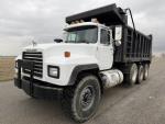 1997 Mack RD690S