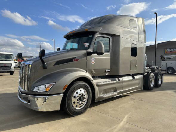 2025 Peterbilt 579