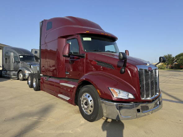 2027 Peterbilt 579