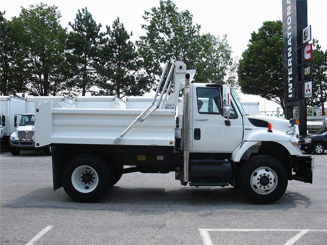 2009 INTERNATIONAL 7400