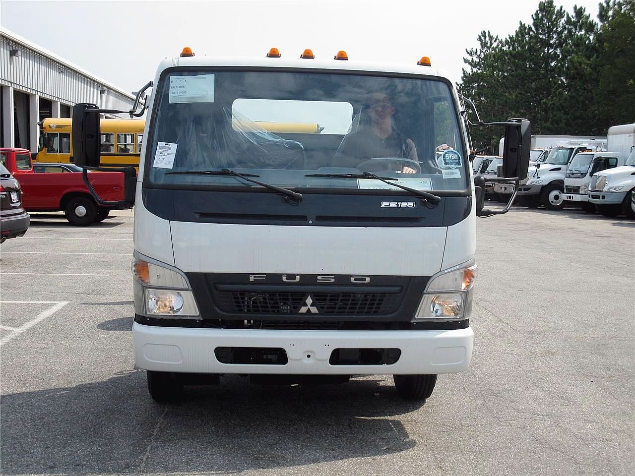 2010 MITSUBISHI FUSO FE125