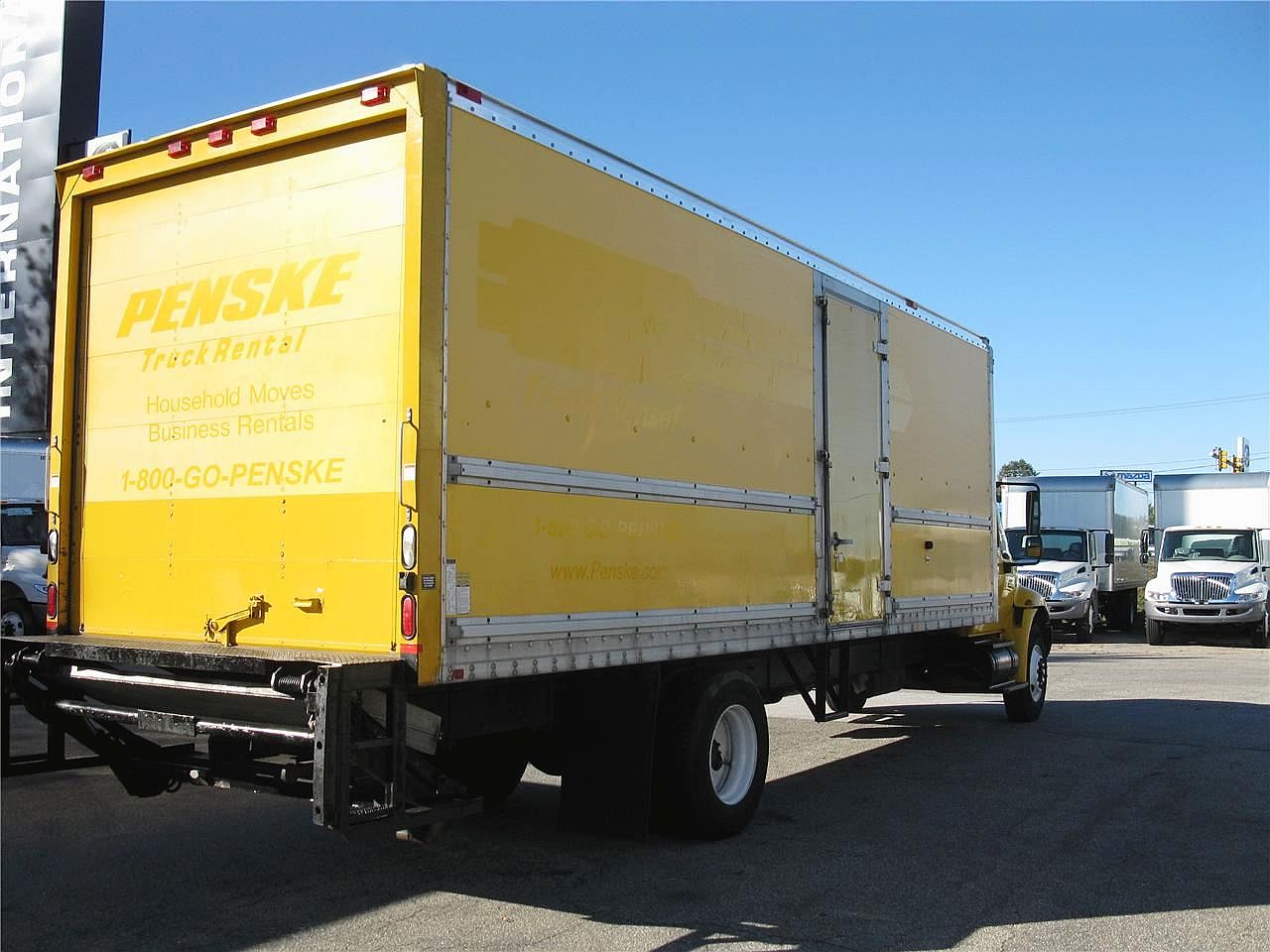 2004 INTERNATIONAL 4300