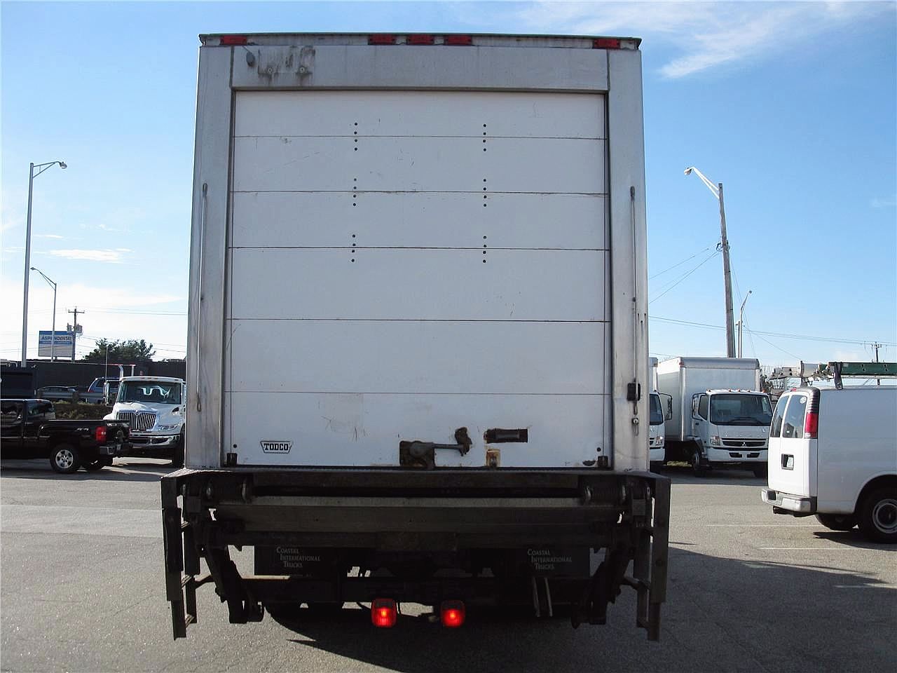 2004 INTERNATIONAL 4300