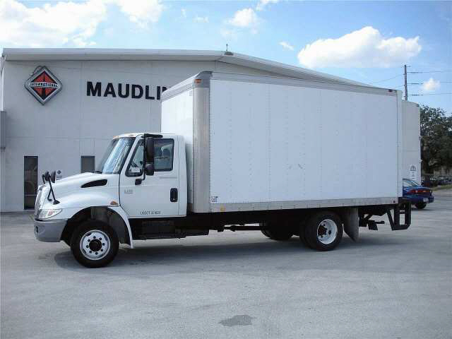 2005 International 4300LP