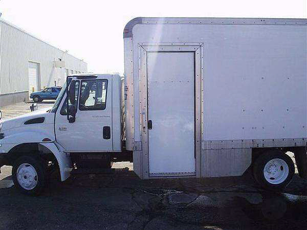 2003 International 4200LP