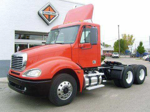 2005 Freightliner CL120